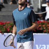 C'est fini pour Jérôme Kym à Gstaad KEYSTONE/PETER SCHNEIDER